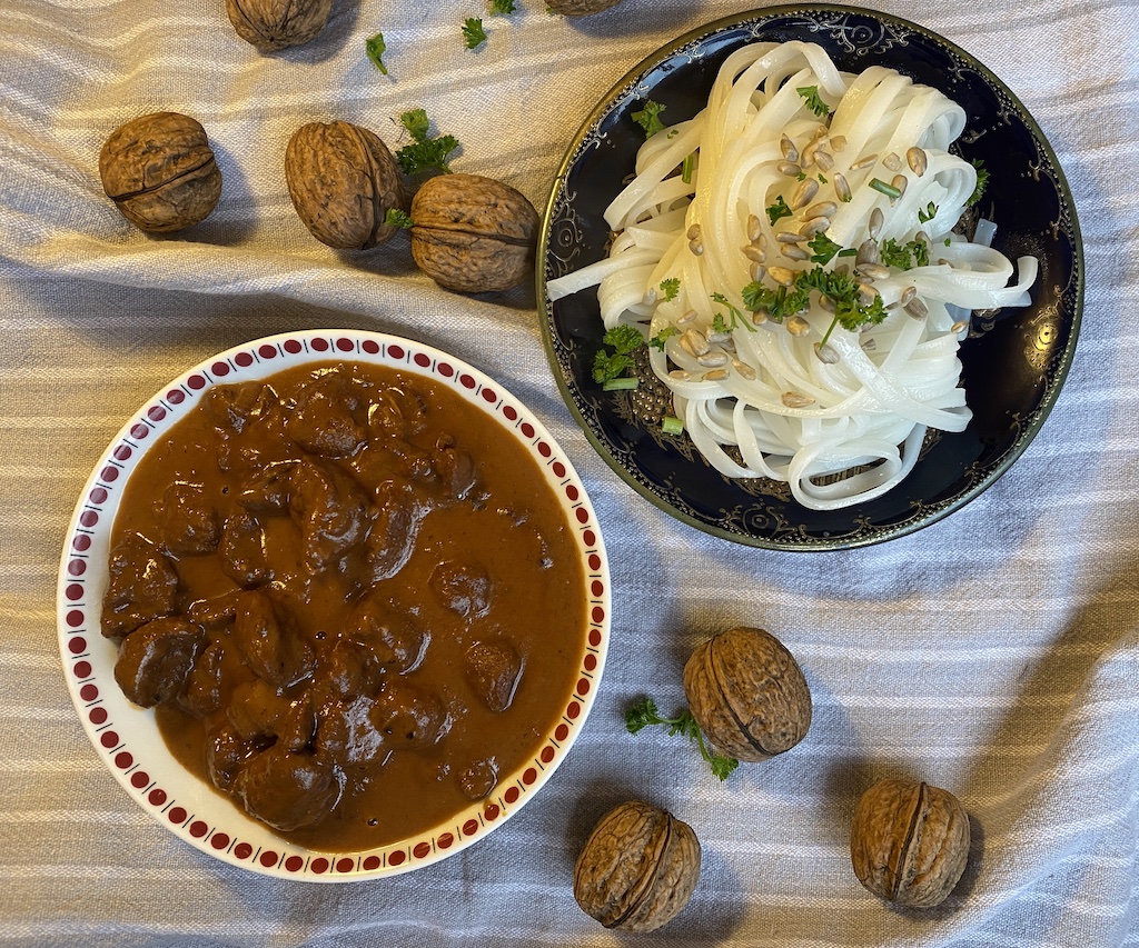 Weihnachtsmenü mit Veganer Gulasch