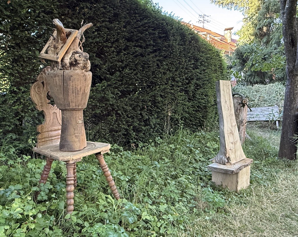 Levin Hautsch macht aus Fundholz und Treibholz einzigartige Kunstwerke.